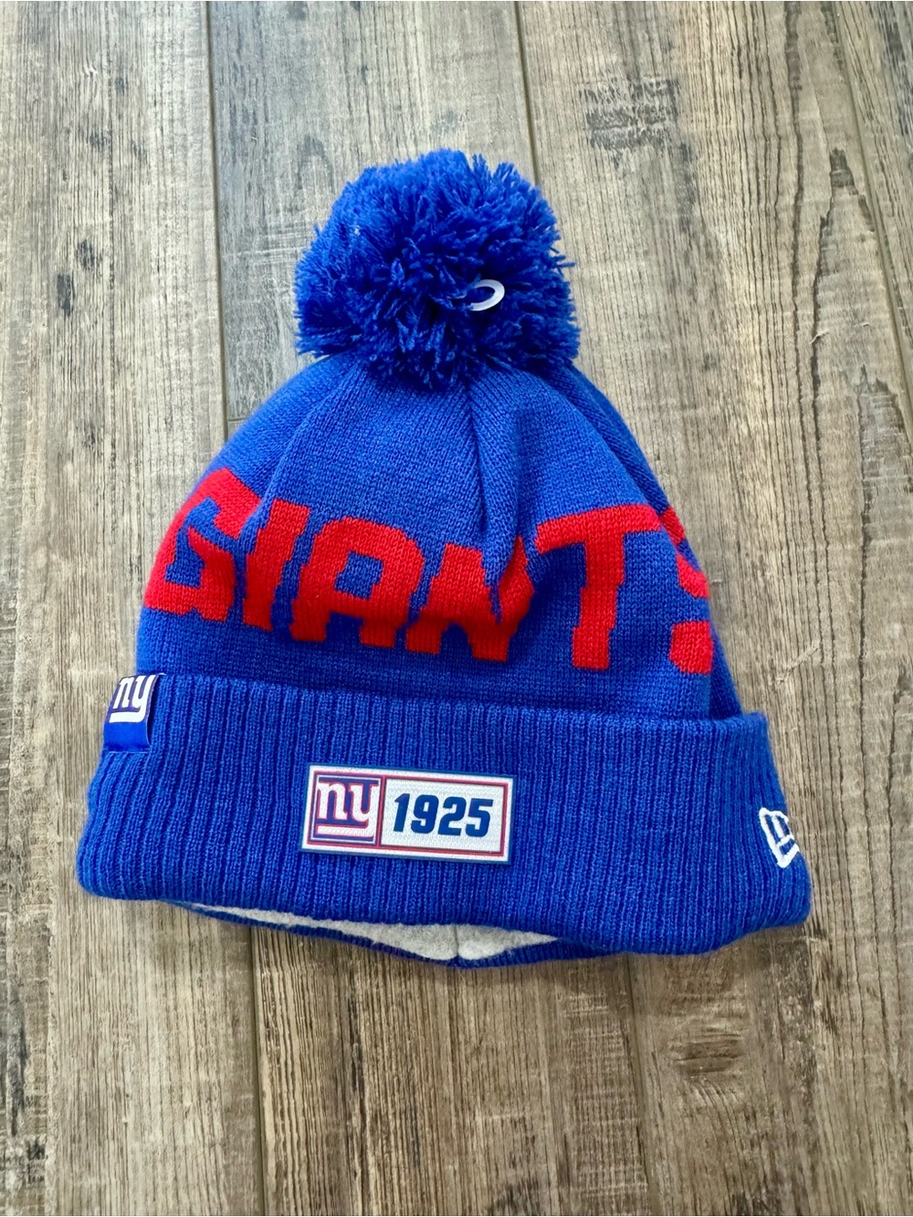 New Era New York Giants 2019 NFL Sideline Road Knit Beanie Hat Pom Blue Red OS